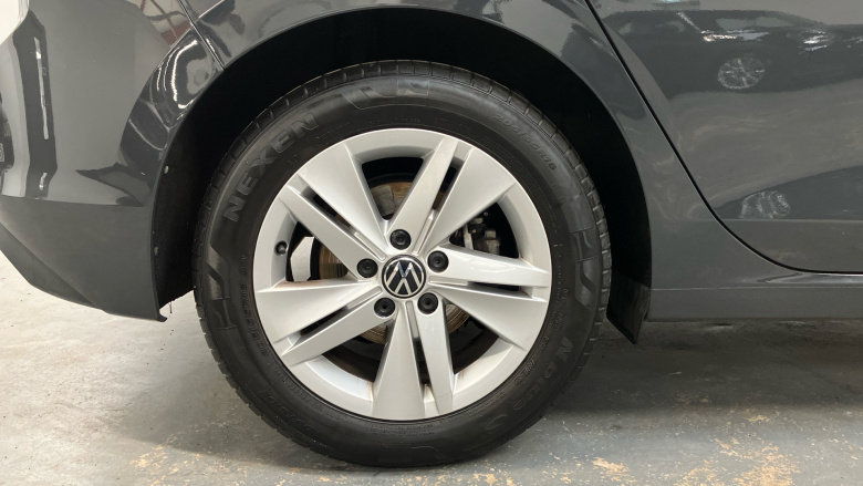 Volkswagen Golf 1.5 TSI 150 Life 5dr Petrol Hatchback